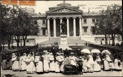 Ak Marseille Bouches du Rhône, Palais de Justice, Kinderwagen, Frauen