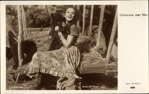 Ak Schauspielerin Dolores Del Rio, Portrait, Braunbär