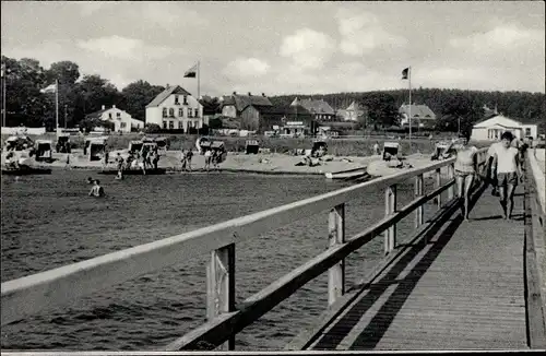 Ak Pelzerhaken Neustadt in Holstein, Blick zum Strand, Anlegebrücke