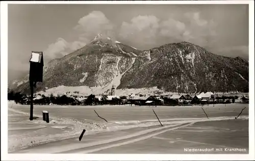 Ak Niederaudorf Oberaudorf in Oberbayern, Teilansicht mit Kranzhorn im Winter