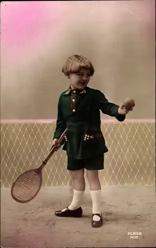 Ak Tennis, Kind mit Tennisschläger und Ball