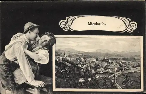 Passepartout Ak Miesbach in Oberbayern, Blick auf den Ort, Paar in Trachten