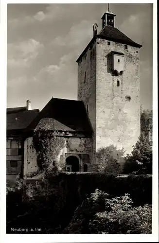 Ak Neuburg am Inn Niederbayern, Blick auf Turm und Tor