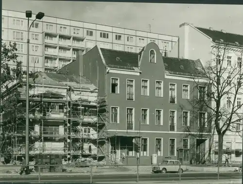 Foto Berlin Lichtenberg Alt Friedrichsfelde, Straße der Befreiung Nord 105, Gebäude, Neubau, Trabant