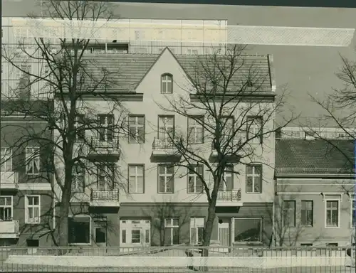 Foto Berlin Lichtenberg Alt Friedrichsfelde, Straße der Befreiung Nord 98, alte Gebäude, Neubauten