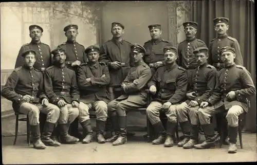 Foto Ak Deutsche Soldaten in Uniform, Gruppenbild, Ingolstadt