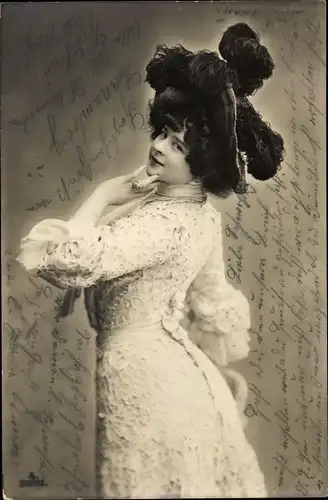 Ak Frauenportrait, Dame mit Federhut