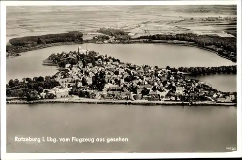 Ak Ratzeburg im Herzogtum Lauenburg, Fliegeraufnahme vom Ort