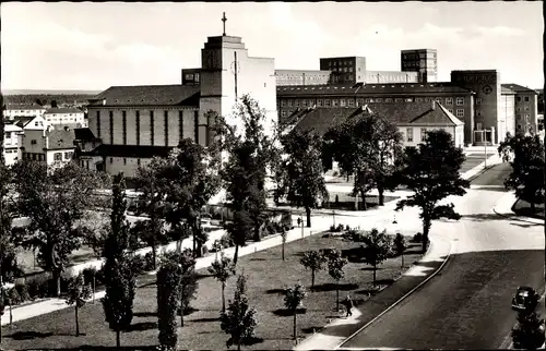 Ak Erlangen in Mittelfranken Bayern, Langemarckplatz, St. Bonifaz Kirche, SSW Verwaltungsgebäude