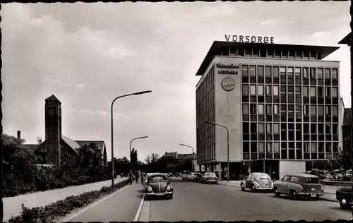 Ak Oldenburg im Großherzogtum Oldenburg, Vorsorge-Hochhaus, Autos