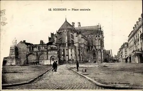 Ak Soissons Aisne, Place centrale