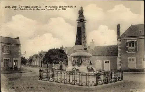 Ak Luché  Pringé Sarthe, Monument commemoratif des Soldats de la Grande Guerre 1914-1918