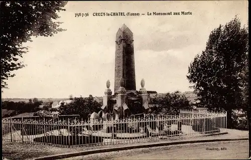 Ak Cruzy le Châtel Yonne, Le Monument aux Morts