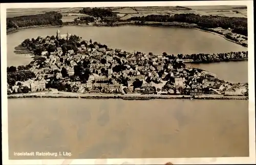 Ak Ratzeburg im Herzogtum Lauenburg, Luftbild der Inselstadt