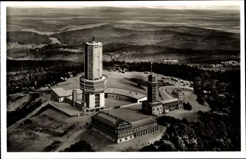 Ak Niederreifenberg Schmitten im Taunus, Großer Feldberg, Fernseh- und UKW-Sender, Fliegeraufnahme