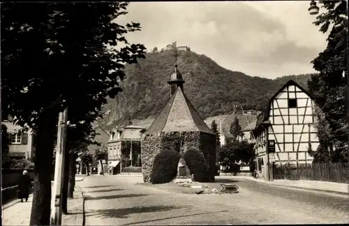 Ak Rhöndorf Bad Honnef am Rhein, Straßenpartie mit Drachenfels