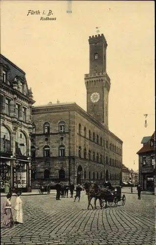 Ak Fürth in Mittelfranken Bayern, Partie am Rathaus, Kutsche