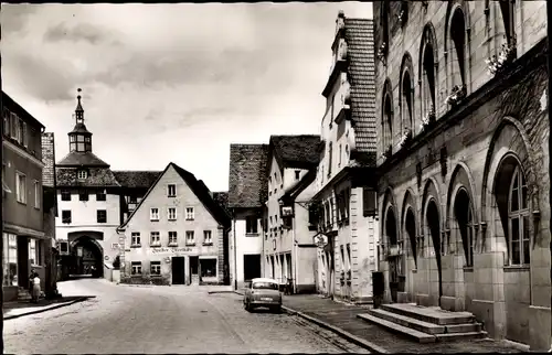 Ak Wassertrüdingen in Mittelfranken, Marktplatz, Stadttor, Rathaus