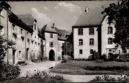 Ak Wassertrüdingen in Mittelfranken, Innenhof des Schlosses