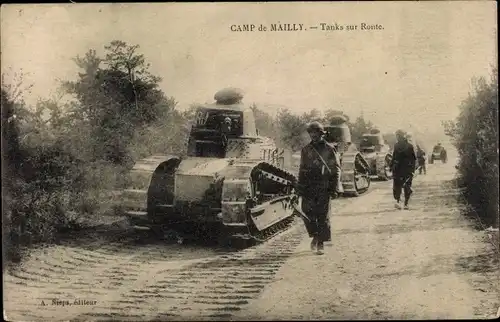 Ak Mailly le Camp Aube, Tanks sur Ronte, Französische Panzer