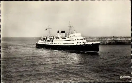 Ak Dieppe Seine Maritime, Le Lisieux rentrant du port, Dampfer, CGT, French Line