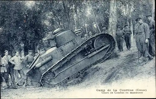Ak Camp de la Courtine Creuse, Chars de Combat en manoeuvre, Französische Panzer, Soldaten