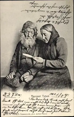 Ak Davos Kanton Graubünden, Davoser Typen, Mann und Frau in Trachten