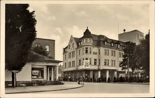 Ak Senftenberg in der Niederlausitz, Partie am HO Kaufhaus