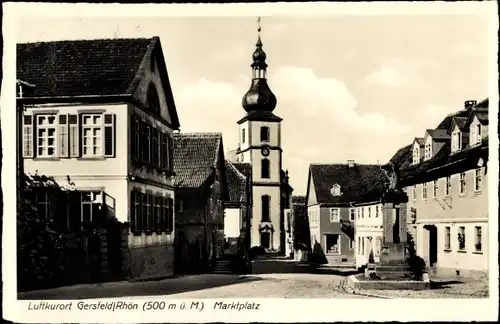 Ak Gersfeld in der Rhön Hessen, Marktplatz, Denkmal, Kirche