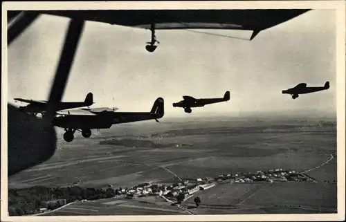 Ak Z cinnosti nasich vojenskych letcu, Avia F-IX, tschechoslowakische Militärflugzeuge, Formation