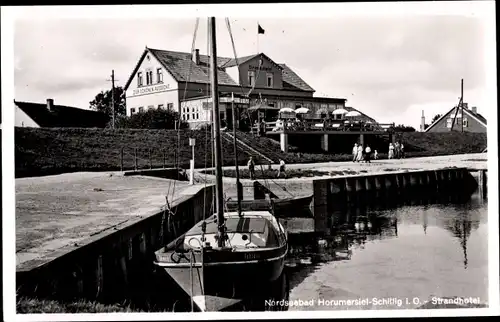 Ak Horumersiel Wangerland Friesland, Strandhotel, Segelboot im Hafen