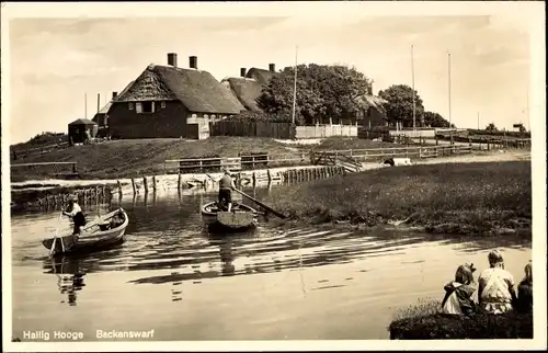 Ak Hallig Hooge in Nordfriesland, Backenswarft, Ruderboote
