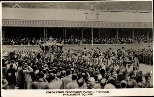 Ak London City England, Coronation Procession passing through Parliament Square