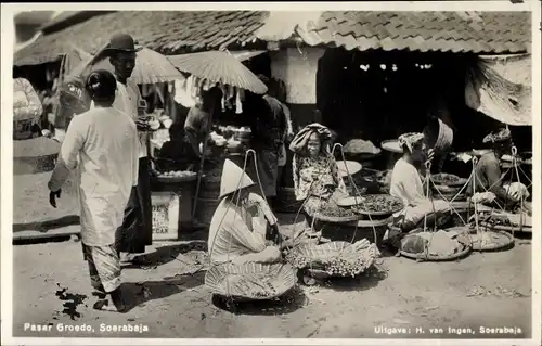 Ak Soerabaja Surabaya Indonesien, Pasar Groedo, Marktszene, Händler