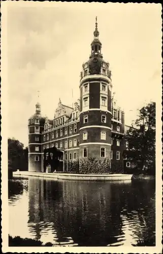 Foto Ak Bad Muskau in der Oberlausitz, Schloss im Fürst-Pückler-Park