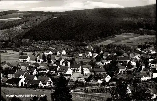 Ak Würdinghausen Kirchhundem im Sauerland, Gesamtansicht