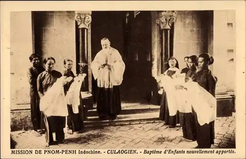 Ak Pnom Penh Kambodscha, Culaogien, Bapteme d'Enfants nouvellement apportes