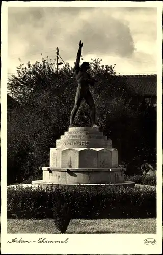 Ak Artern an der Unstrut, Ehrenmal, Stengel 74555