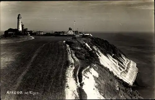 Foto Ak Arkona Putgarten auf Rügen, Blick zum Leuchtturm