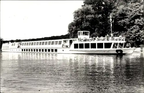 Foto Berlin Köpenick Müggelheim, MS Wilhelm Pieck