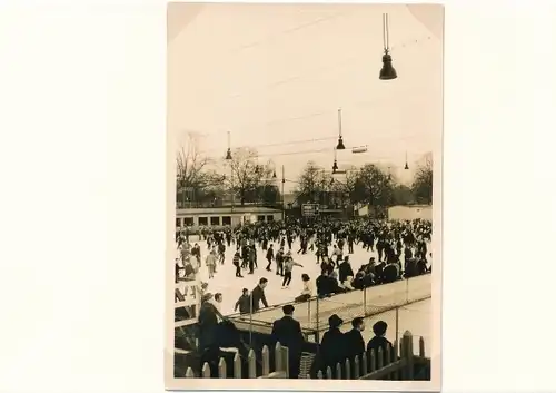 Foto Hamburg Mitte Neustadt, Holstenwall, Eisbahn, Eisläufer