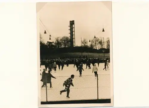 Foto Hamburg Mitte Neustadt, Holstenwall, Blick auf die Eisbahn, Aussichtsturm