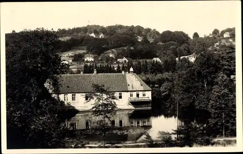 Foto Ak Tecklenburg, Blick auf das Haus Marck, Waldhang, Gebäude, Bäume