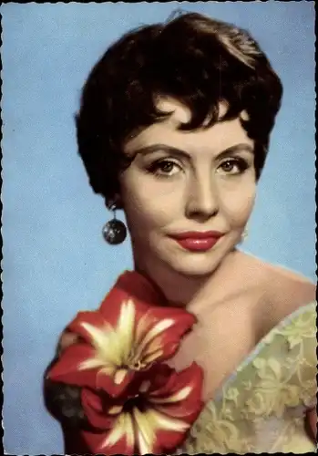 Ak Schauspielerin und Sängerin Sonja Ziemann, Portrait