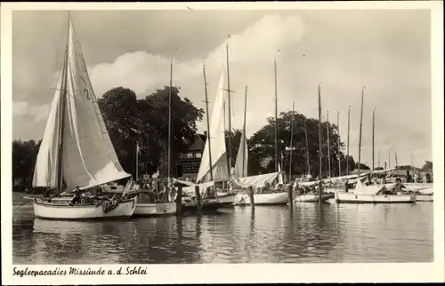 Ak Missunde Kosel in Schleswig Holstein, Segelboote im Hafen, Fährhaus