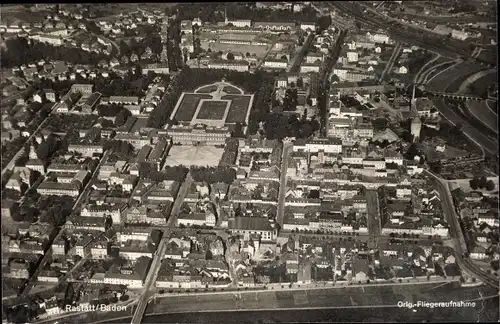 Ak Rastatt im Schwarzwald, Gesamtansicht, Fliegeraufnahme