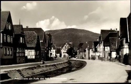 Ak Friesenheim in Baden, Straßenpartie