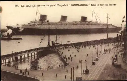 Ak Le Havre Seine Maritime, Entree du grand Paquebot Normandie, Dampfer, CGT, French Line