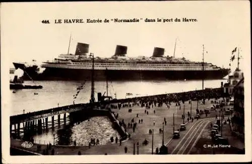 Ak Le Havre Seine Maritime, Entree de Normandie dans le port du Havre, Dampfer, CGT, French Line