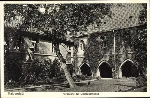 Ak Halberstadt am Harz, Kreuzgang der Liebfrauenkirche